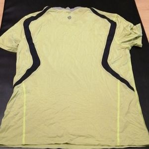 Lululemon t. Shirts